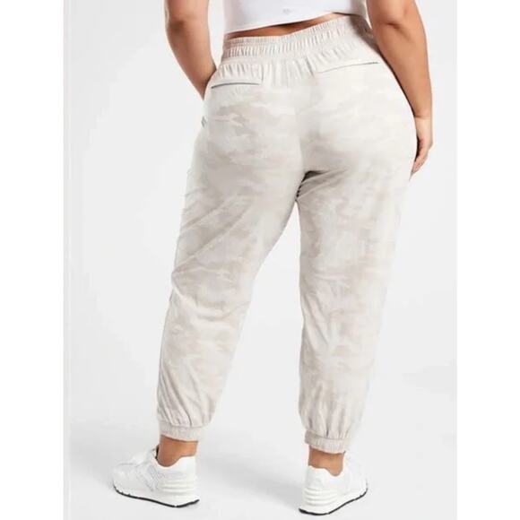 Athleta Brooklyn Camo Jogger Women 24 Beige Athletic Sporty Pants Athleisure - Picture 2 of 11